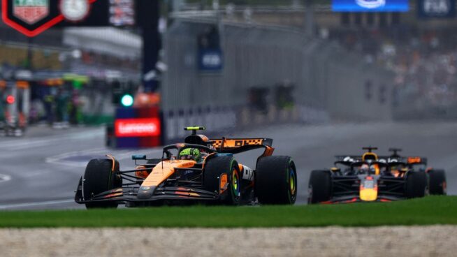 Norris empieza a lo campeón en Australia en el naufragio de Alonso y Sainz