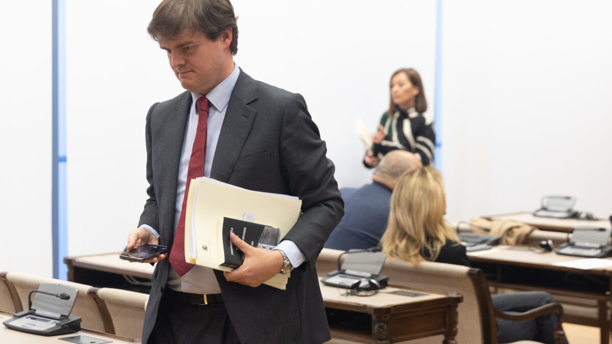 El Congreso se salta la ley para evitar tramitar la recusación de Vox al letrado afín al PSOE
