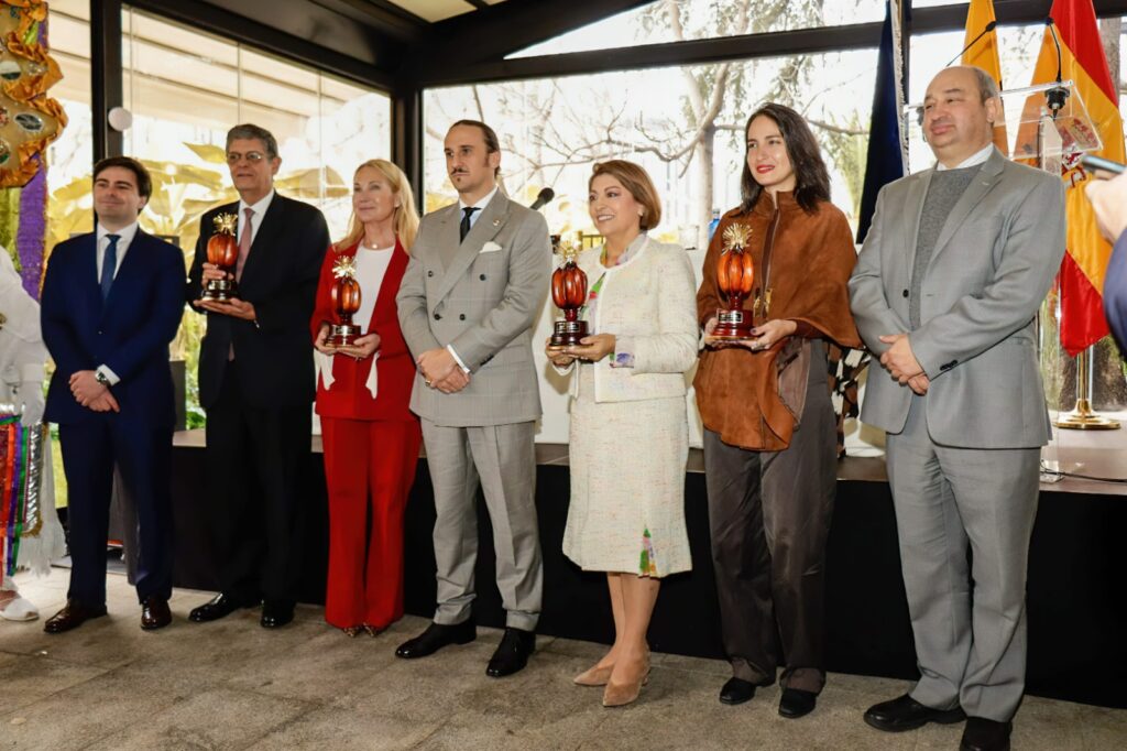 Luis Felipe Fernández-Salvador y Campodonico; la embajadora Ecuador en España, Wilma Andrade Muñoz; la ministra de Cultura y Patrimonio de Ecuador, Romina Muñoz Procel y otras personalidades participantes: (Casa Ecuador)