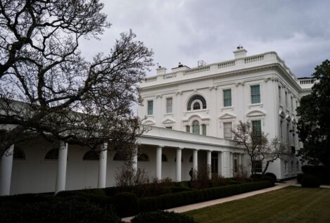 Trump impone nuevas restricciones de acceso a los periodistas acreditados en la Casa Blanca