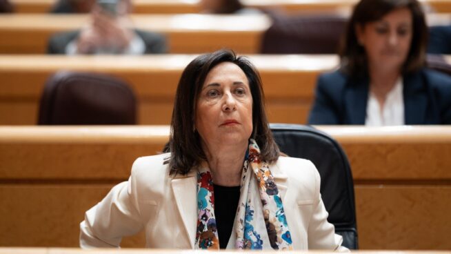 Robles destituye por sorpresa al responsable de las compras de armamento en Defensa