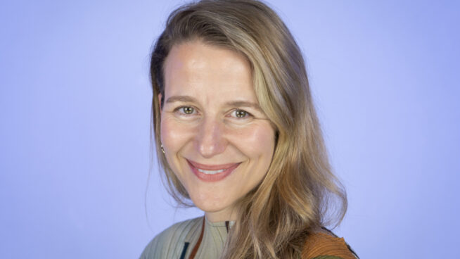 La influencer María de León se sincera sobre su vida: «Estudio a Teresa de Jesús y me encanta»