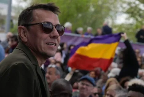 Sumar confía en que el efecto Monedero dañe a Podemos a partir de los sondeos de abril