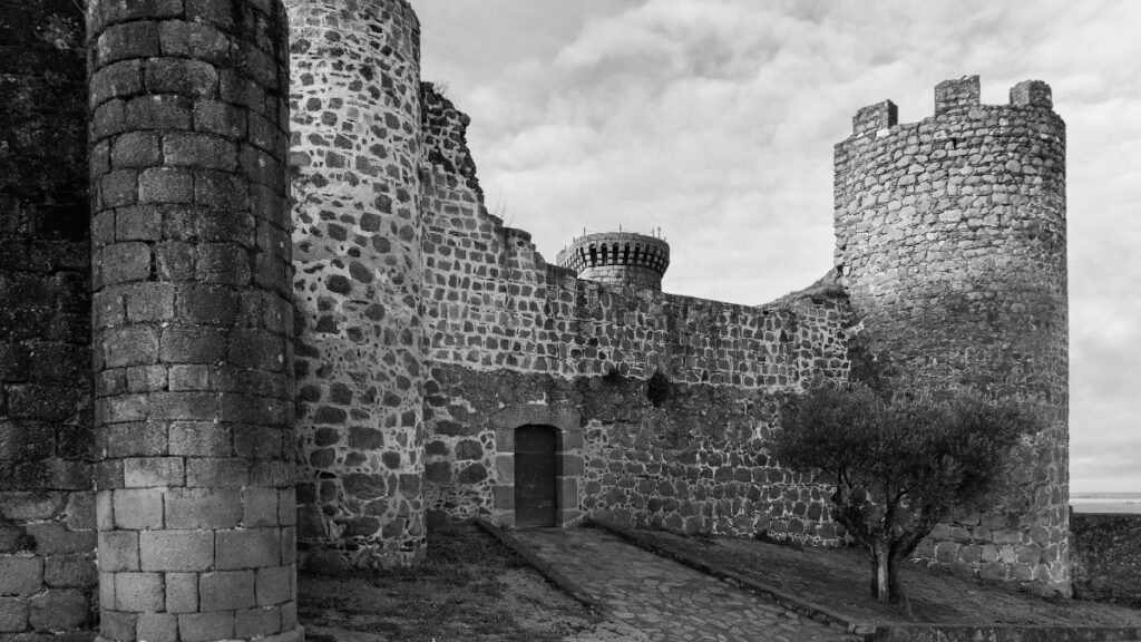 Un castillo medieval: (Canva)