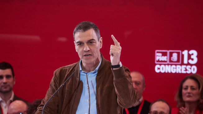 El PSOE quiere que un comité de políticos y periodistas multe a los medios en el Congreso