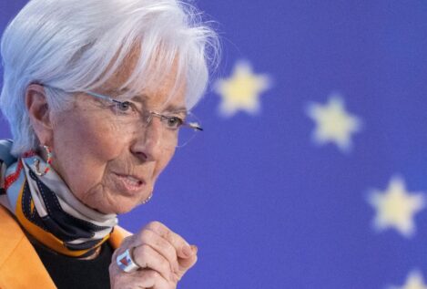 Lagarde señala que el «ojo por ojo» UE-EEUU puede frenar el crecimiento de la eurozona
