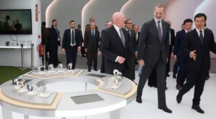 España hace guiños a los fabricantes chinos de móviles en plena tormenta con EEUU