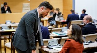 Podemos rompe con Rufián por el plan de rearme: «Es pacifismo, no una pancarta»