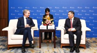 Inquietud en círculos empresariales por las reuniones de Zapatero con el régimen chino