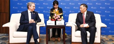 Inquietud en círculos empresariales por las reuniones de Zapatero con el régimen chino