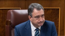 Aitor Esteban deja al Congreso animando a la juventud a «mojarse en política» pese al «ruido»