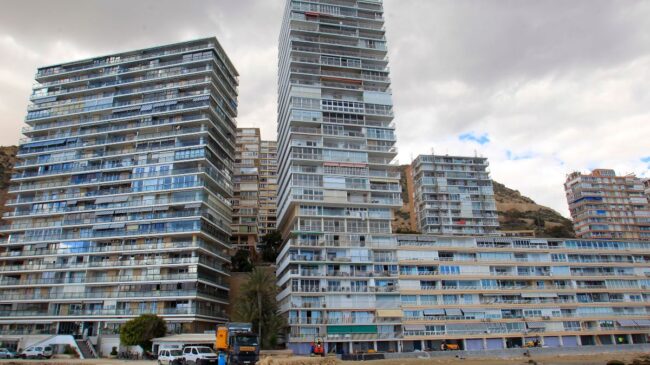 Detenida por arrojar a sus dos perros desde un octavo piso porque estaba «harta» de sacarlos