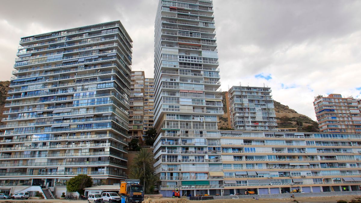 Detenida por arrojar a sus dos perros desde un octavo piso porque estaba «harta» de sacarlos