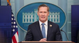 Trump destituye a su asesor de seguridad, Mike Waltz, y lo envía a la ONU como embajador