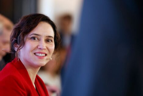 Ayuso señala las «100 derrotas» de Sánchez en el Congreso: aprueba leyes «ilegales o dañinas»