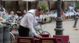 La Audiencia obliga a las empresas a compensar los festivos trabajados en sábado