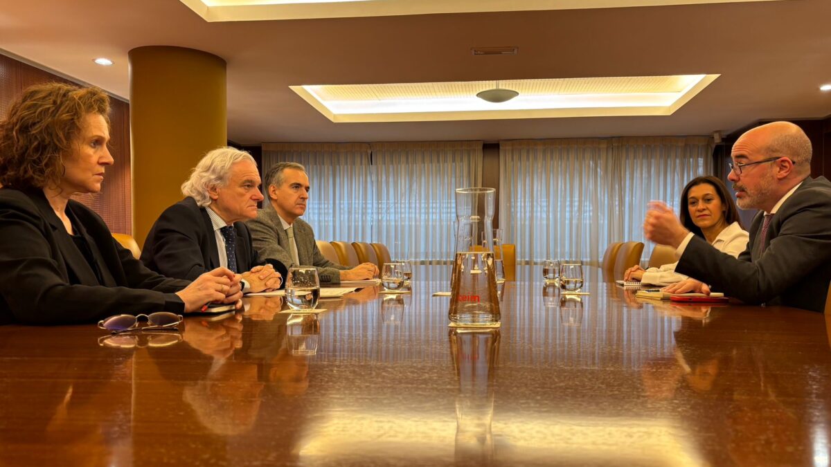 Moncloa desoye el rapapolvo de las empresas de Madrid y se apropia de su dato de empleo