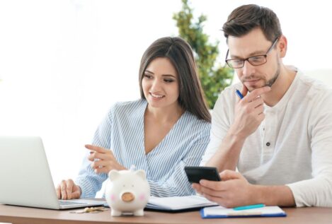 Cuentas claras, relación sana: las claves para hablar de dinero sin estrés según un estudio