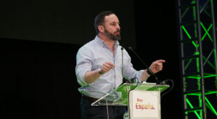Abascal regresará a Valencia con un Vox en tensión, pero clave para Mazón y Catalá