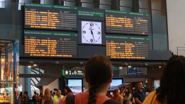 Los trenes entre Málaga y Sevilla tardan casi una hora más que hace siete años