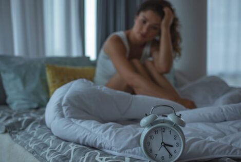 «Me despierto a las cuatro de la mañana y no puedo dormir»: el Dr. Conrado explica cómo solucionarlo