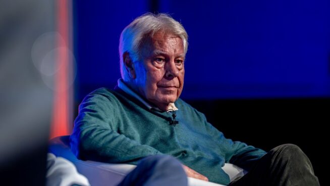 Felipe González defiende que las competencias de inmigración no son «transferibles»