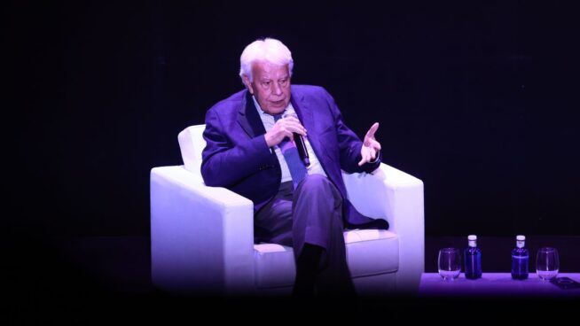 Felipe González pide a PP y PSOE ponerse de acuerdo «a la fuerza» en el gasto en Defensa