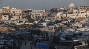 Israel bombardea Gaza con la venia de Trump y la tregua se resquebraja dos meses después