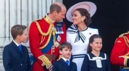 Guillermo y Kate quieren una infancia 'normal' para sus tres hijos: el rugby, en el punto de mira