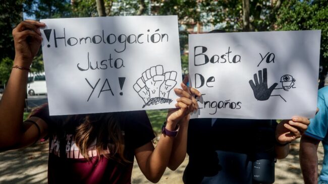 Las comunidades fichan médicos sin la especialidad homologada por falta de sanitarios