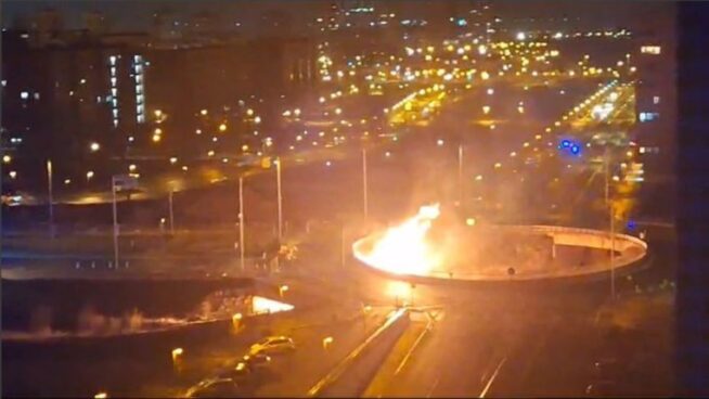 Se desata un incendio en el barrio de Salburua de Vitoria por una fuga de gas