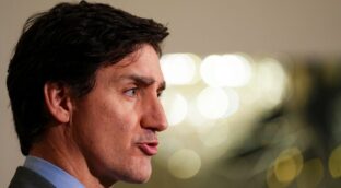 Canadá responde a Trump y anuncia aranceles del 25% a las importaciones de EEUU