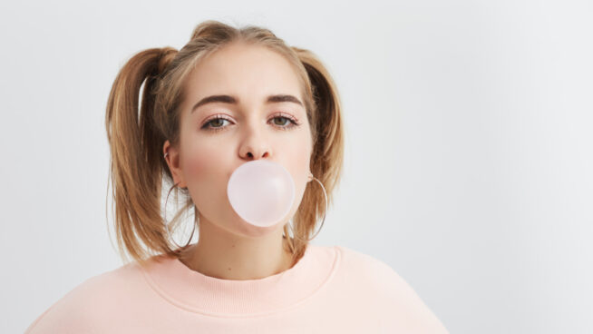 ¿Hay microplásticos en tus chicles? Sí, según un estudio de una universidad estadounidense