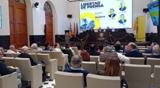 Caño, Salazar y Nieto coinciden en señalar que la libertad de prensa está en peligro