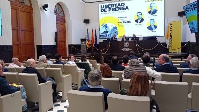 Caño, Salazar y Nieto coinciden en señalar que la libertad de prensa está en peligro