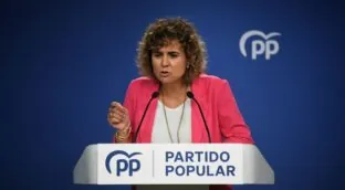El PP acusa a Ribera de proteger a Sánchez al evitar investigar la imposición de la baliza V16