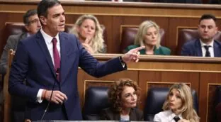 Moncloa autoriza la inversión de siete empresas chinas mientras veta a los húngaros en Talgo