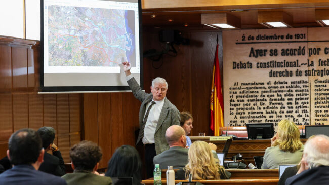 La izquierda convierte la comisión de la dana en un púlpito contra Mazón y desoye a los expertos