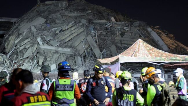 Tres muertos en Tailandia por el derrumbe de un edificio tras el terremoto de 7,7 en Birmania