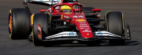 Hamilton logra su primera mini pole con Ferrari en el GP de China, su circuito talismán
