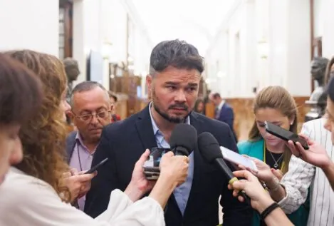 El PSOE y sus socios inician los trámites para el control de la prensa en el Congreso
