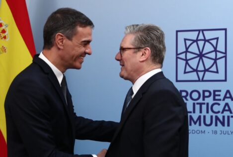 Pedro, soy Keir Starmer. Mira lo que te digo: ¡qué a gusto se queda uno dimitiendo!