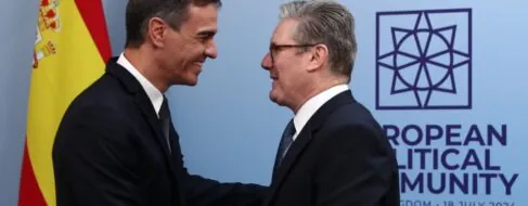 Pedro, soy Keir Starmer. Mira lo que te digo: ¡qué a gusto se queda uno dimitiendo!