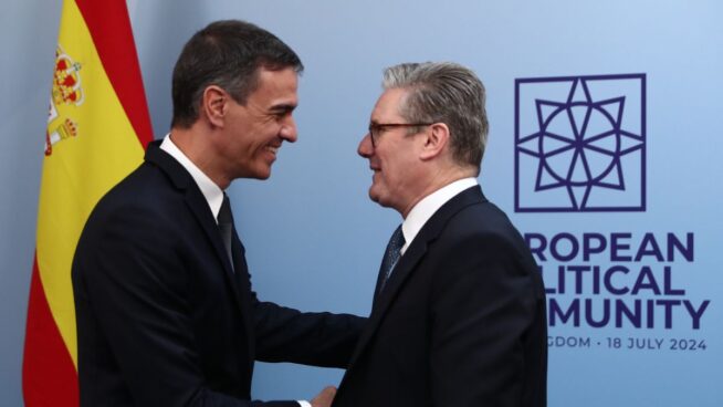 Pedro, soy Keir Starmer. Mira lo que te digo: ¡qué a gusto se queda uno dimitiendo!
