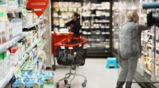 La preocupación por el absentismo se dispara 14 puntos entre las empresas de gran consumo