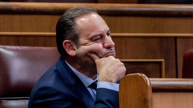 Ábalos anuncia acciones legales y tacha de «bulo» la fiesta en un parador de Teruel