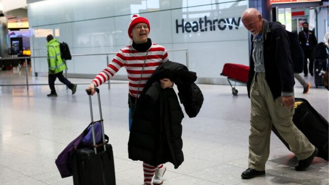 El Aeropuerto de Heathrow (Londres) defiende su gestión del apagón el pasado viernes