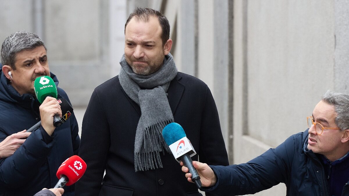 El hijo de Ábalos se desmarca de las mordidas y carga contra la investigación de su patrimonio
