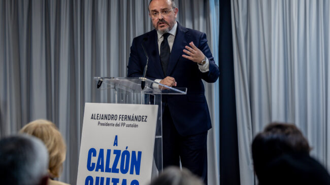 El presidente del PP catalán presenta su libro sin apoyo de la dirección nacional