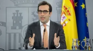 Moncloa cuela en el decreto de aranceles otro salvavidas para rescatadas como Air Europa